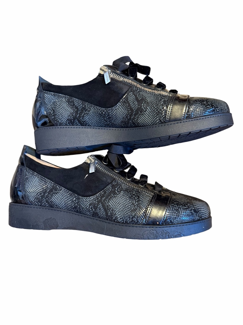 BeautiFeel Black Snake-Texture Low-Top Sneakers